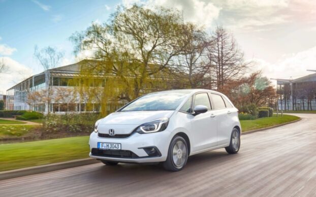 carros mais seguros - Honda Jazz Hybrid branco