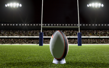 bola de rugby num campo de rugby