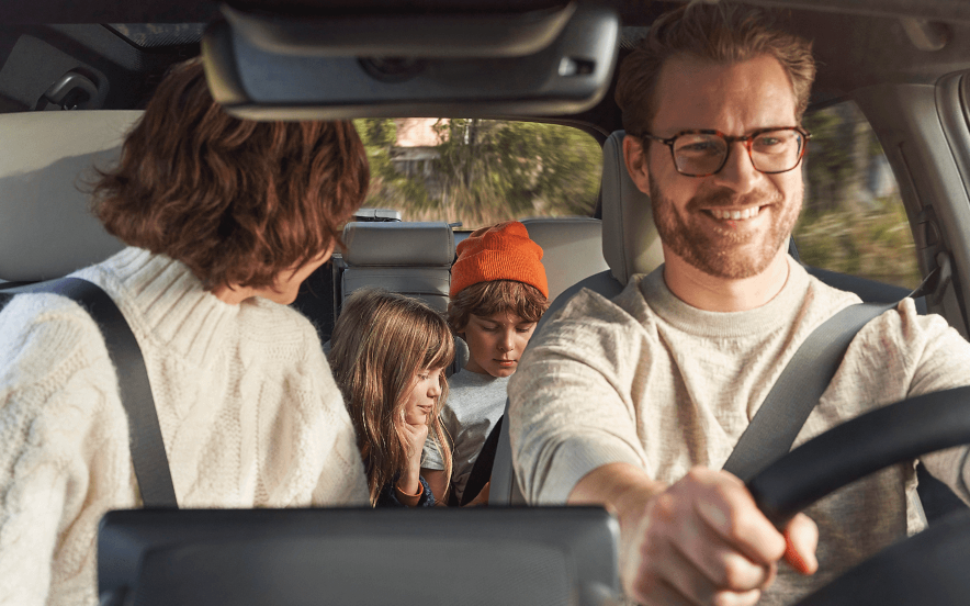 Família a caminho das férias desportivas num Honda